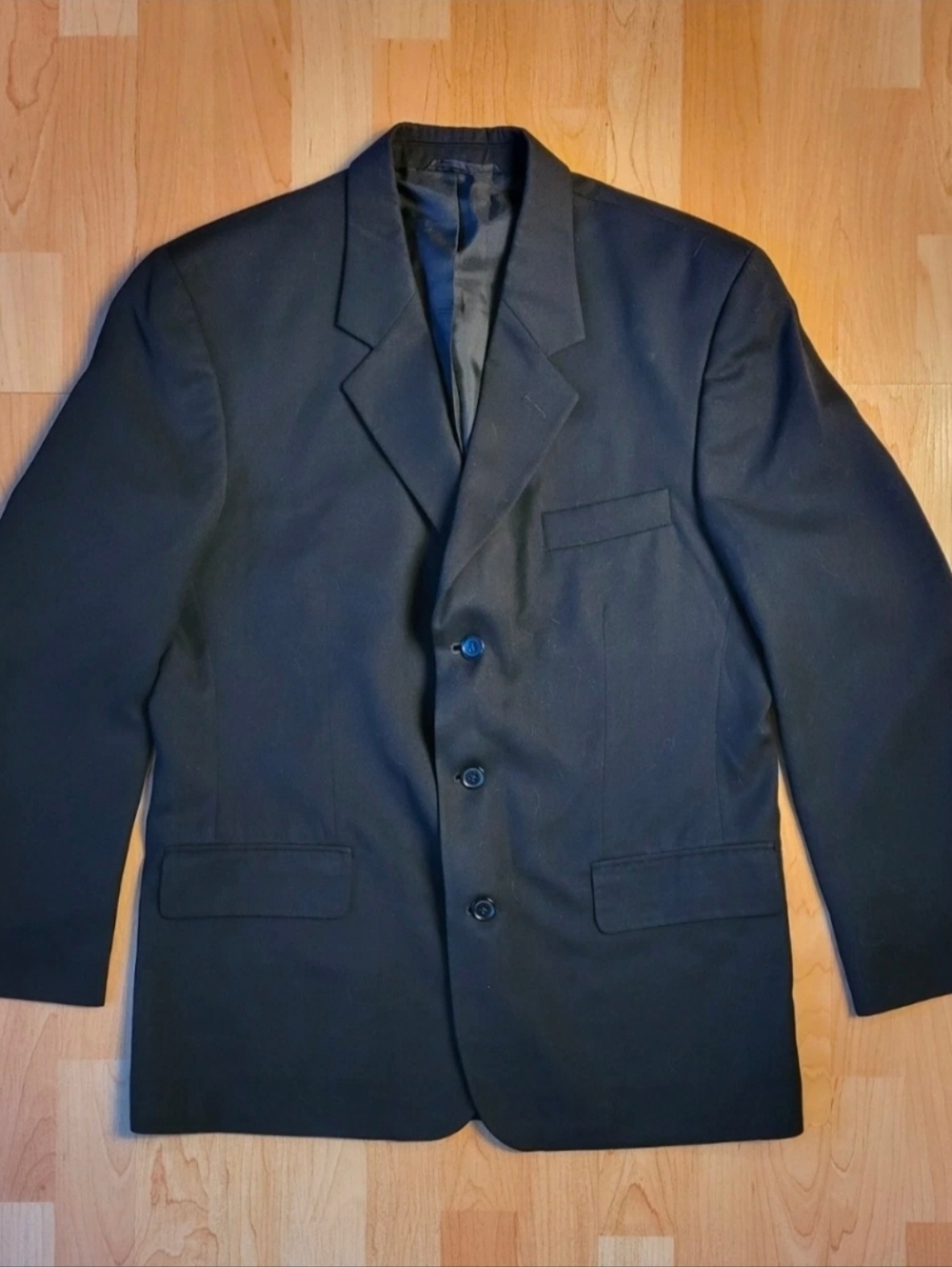 Modern Classics three-button blazer